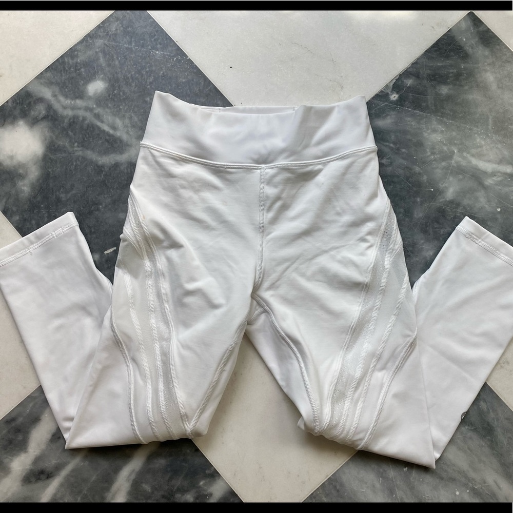 LULULEMON Crop White High Rise Mesh 21” Size 4